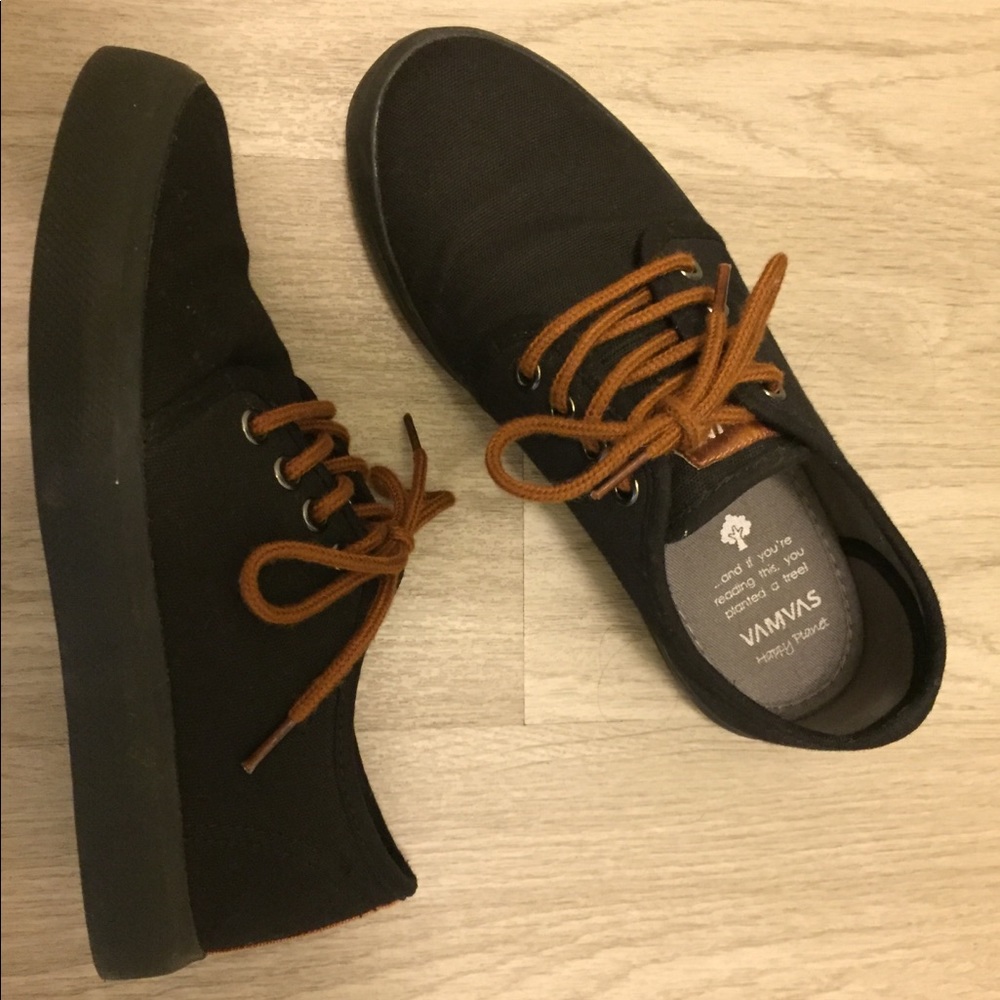 Women’s VAMVAS black shoes
